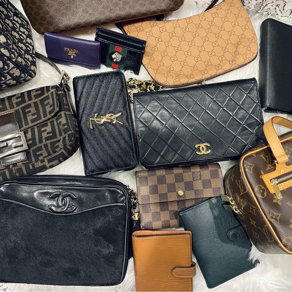👜Luxury Goodies Is Live Notification👛